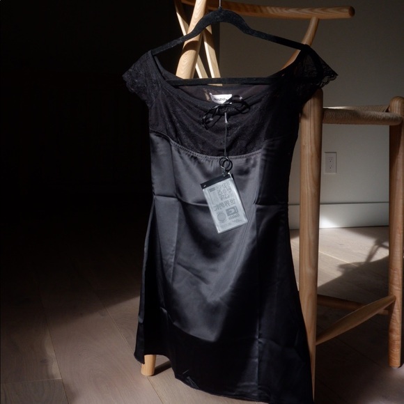 Guizio Dresses & Skirts - Little Black Dress